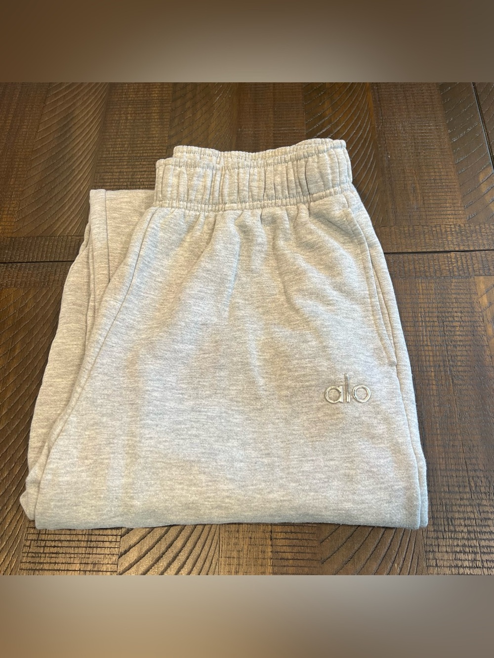 Alo yoga accodale gray sweat pants straight leg S unisex